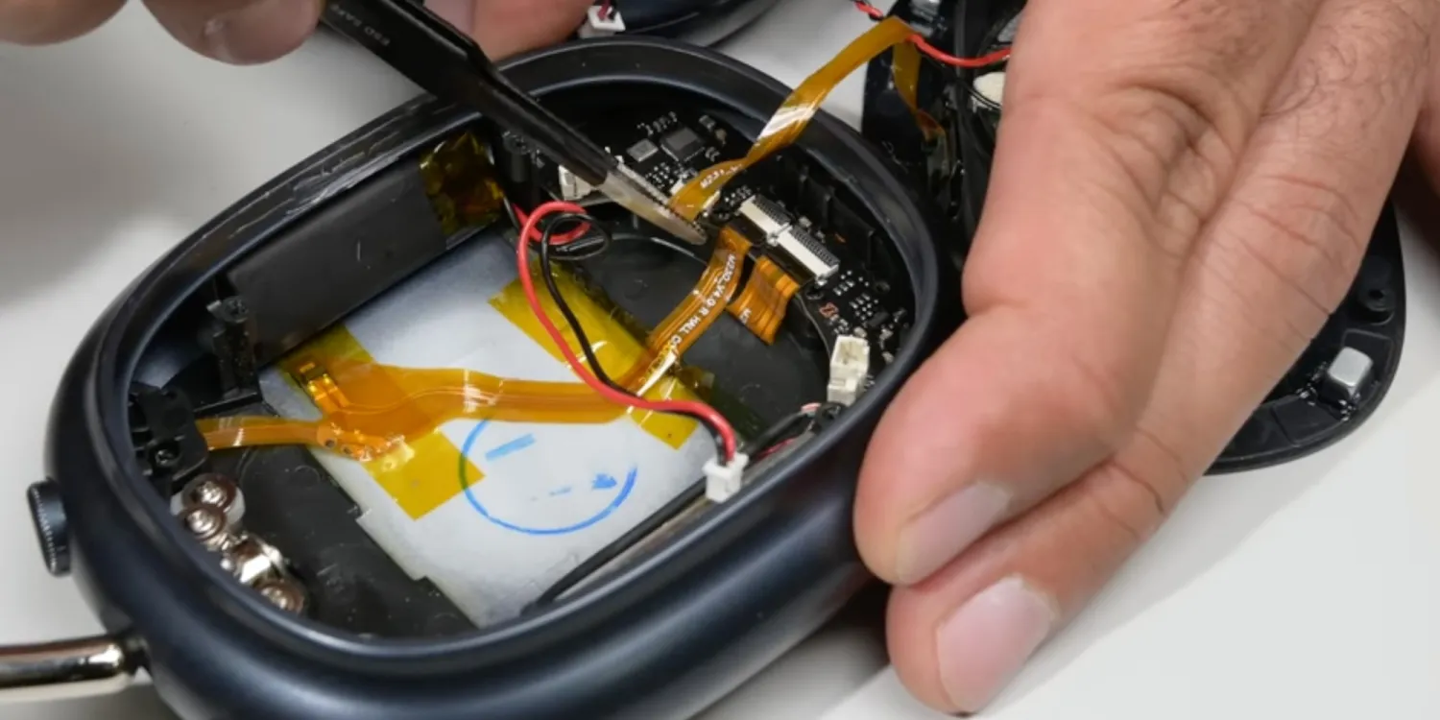 iFixit 拆解华强北山寨 Apple Watch Ultra 3、AirPods Max 2、AirPods Pro 3：内部做工粗劣，核心功能缺失