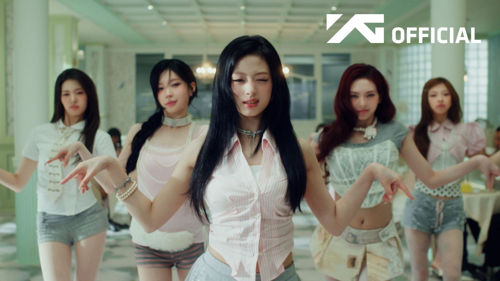BABYMONSTER - 'SUGAR HONEY ICE TEA' M/V
