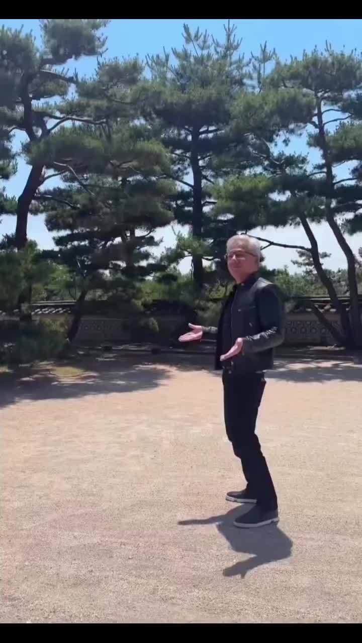 英伟达 CEO 黄仁勋穿皮衣“大秀舞技”，全球首次亮相韩国综艺节目，吃瓜来了